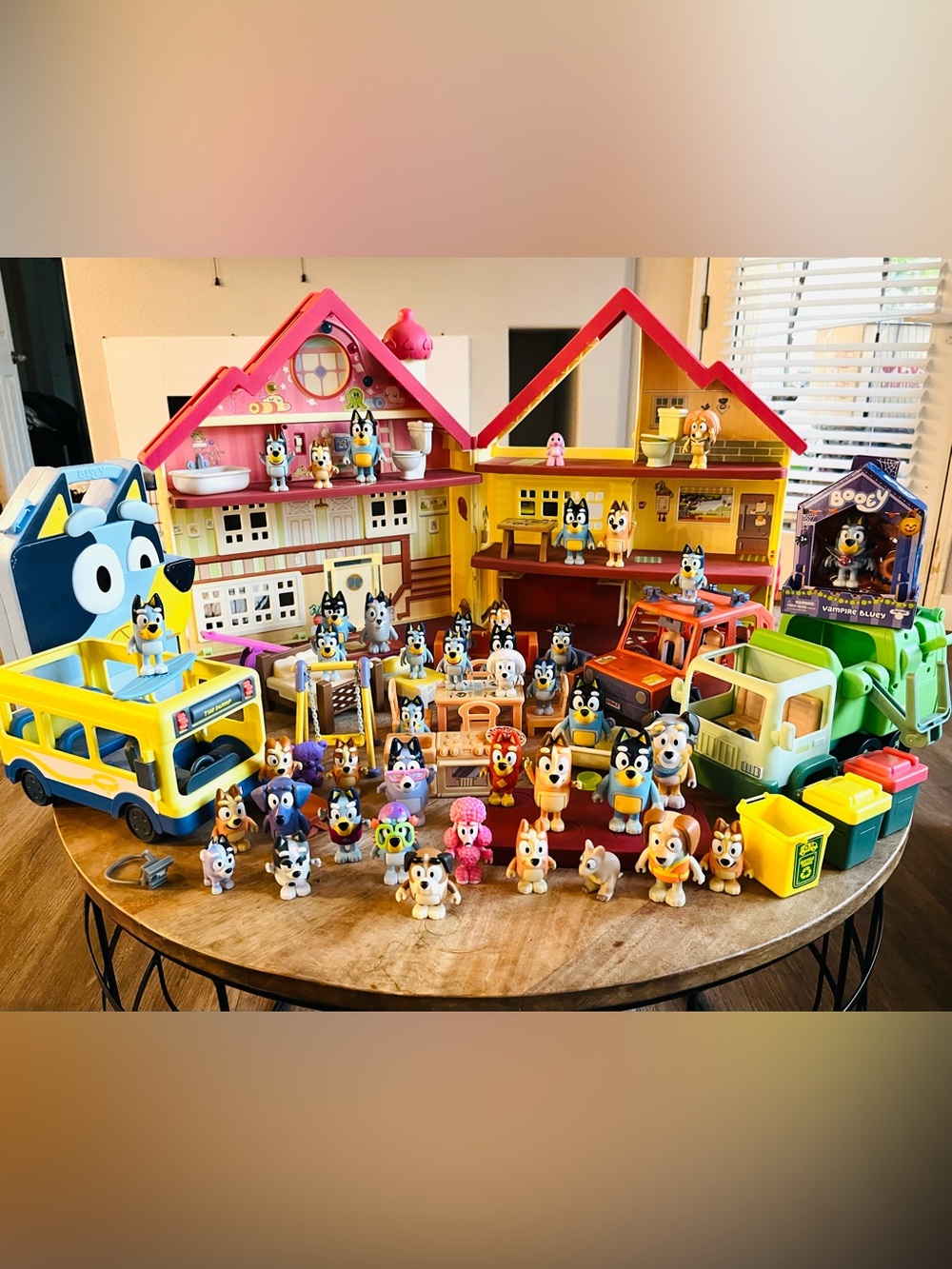 Bluey toys featuring the Bluey Family Home Playset manufactured by Moose Toys.